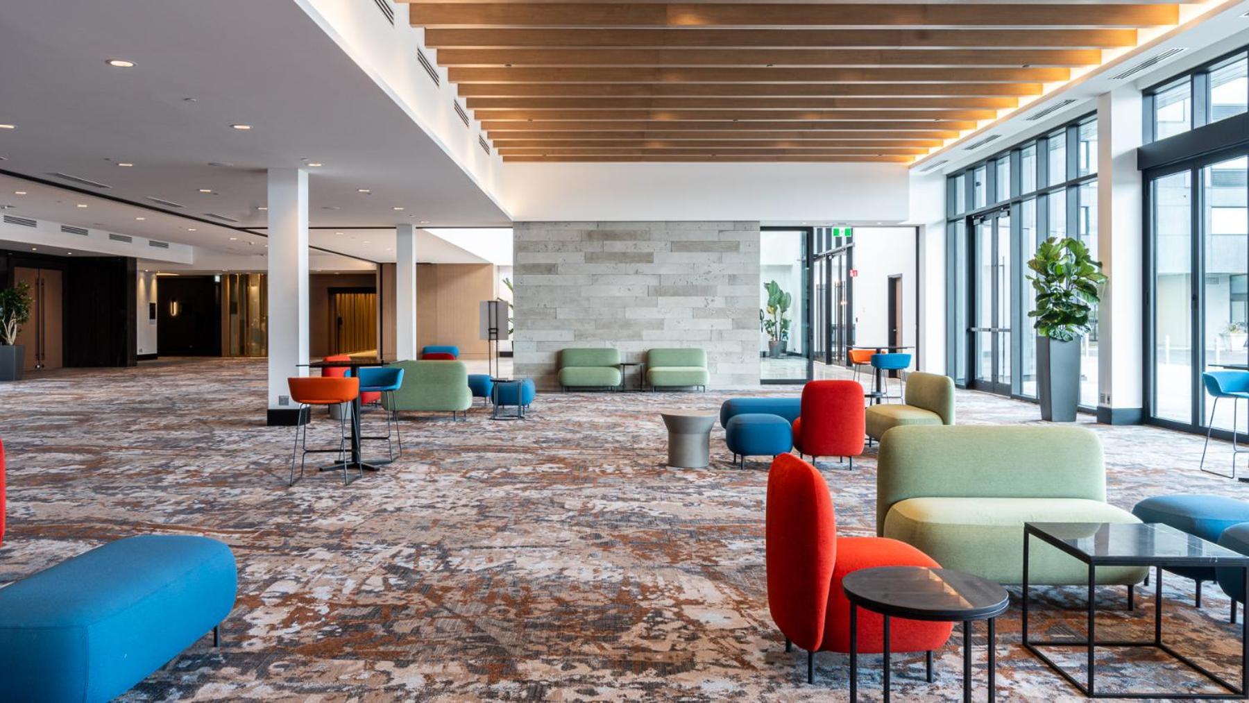 Sheraton Laval Hotel Bagian luar foto