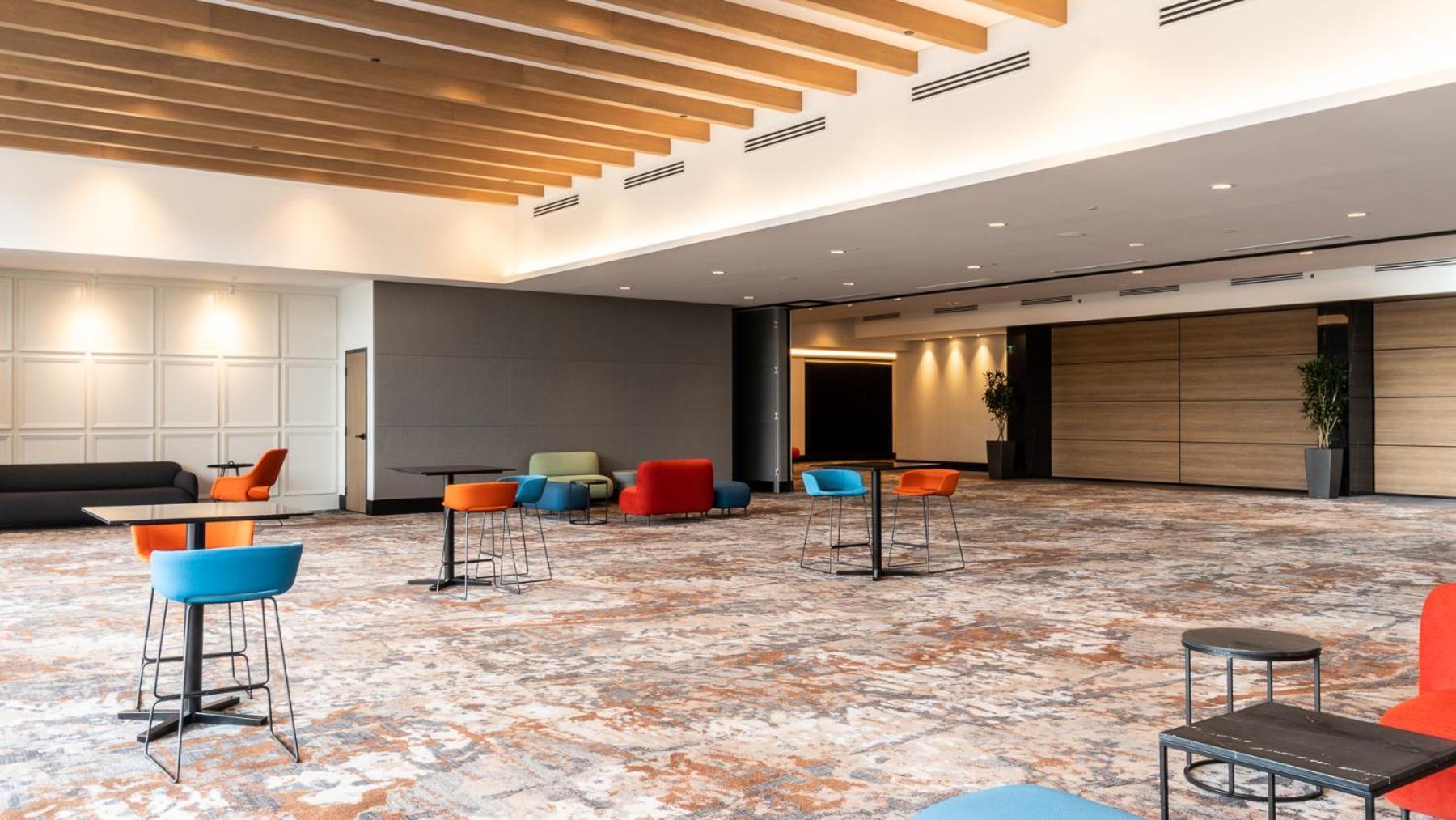 Sheraton Laval Hotel Bagian luar foto