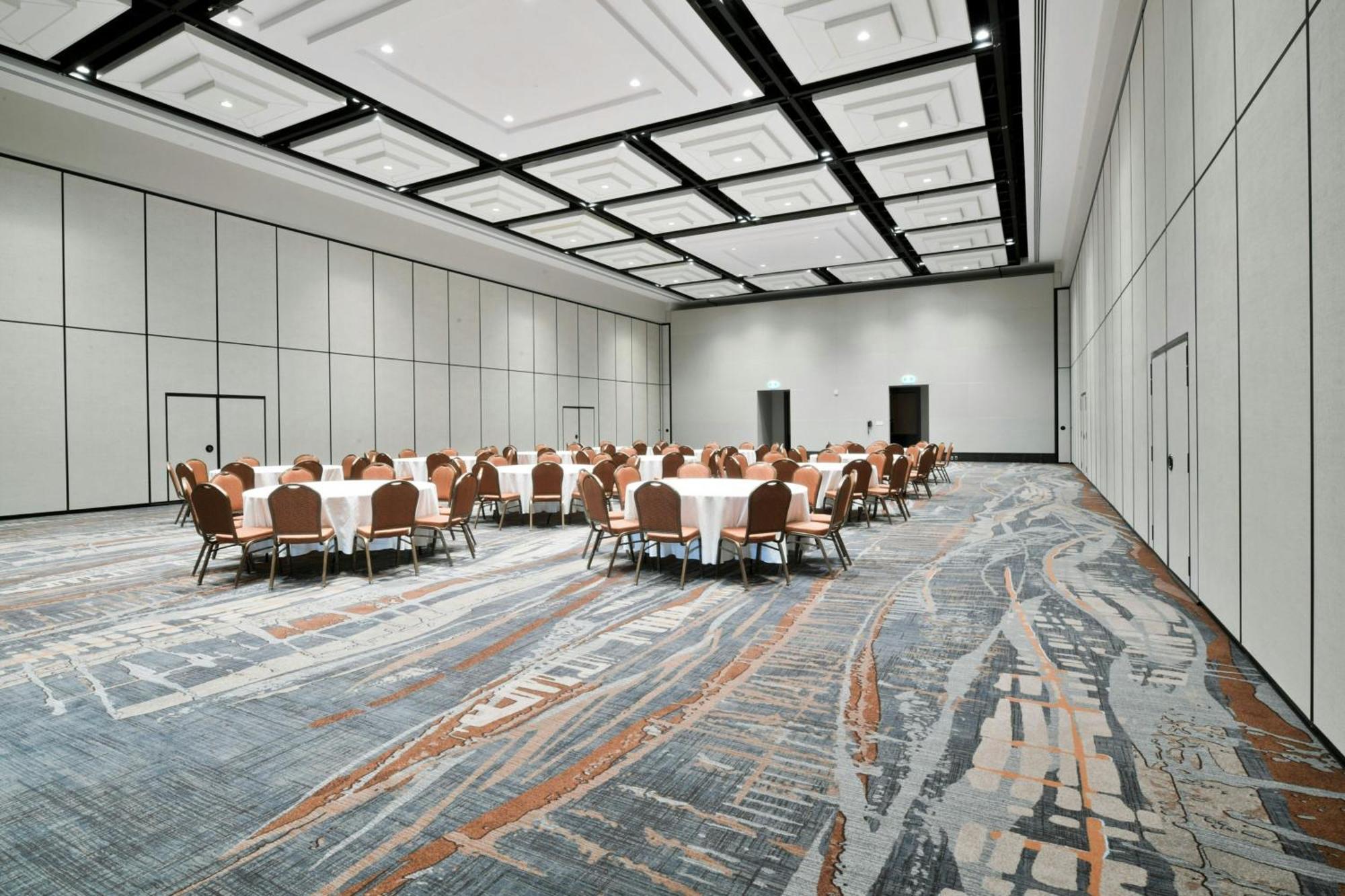 Sheraton Laval Hotel Bagian luar foto